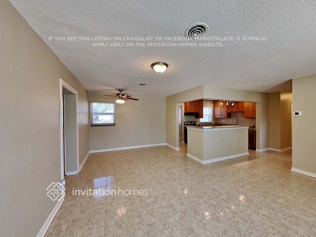 Building Photo - 512 Elm Dr