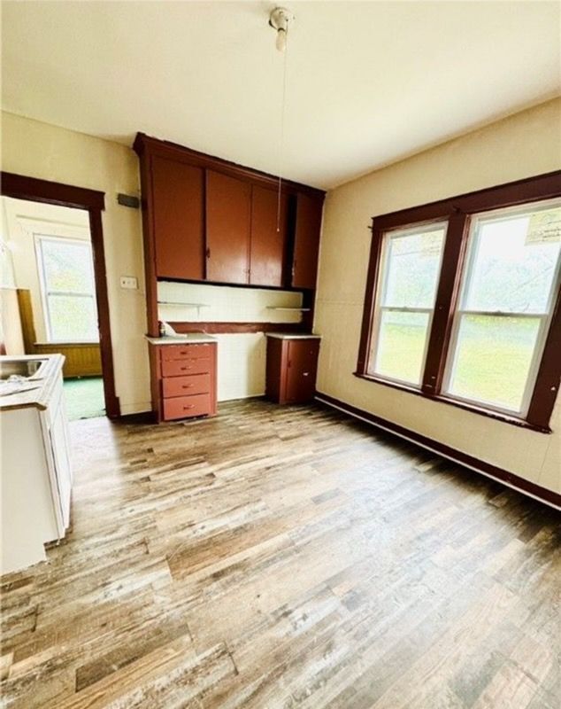 Foto del edificio - 351 Moselle St