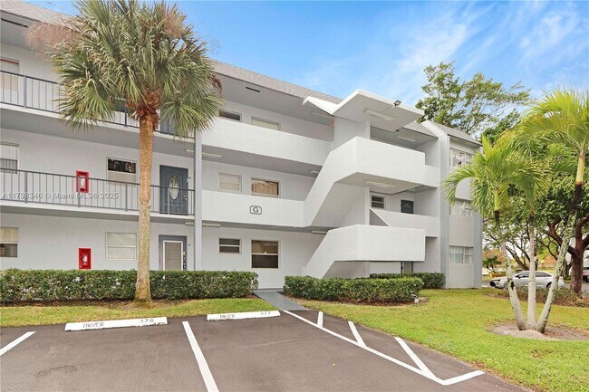 Building Photo - 8360 Sands Point Blvd