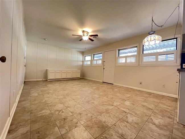 Building Photo - 4602 Redstart St