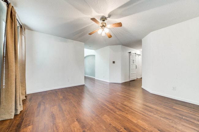 Building Photo - 10811 Marot Fld