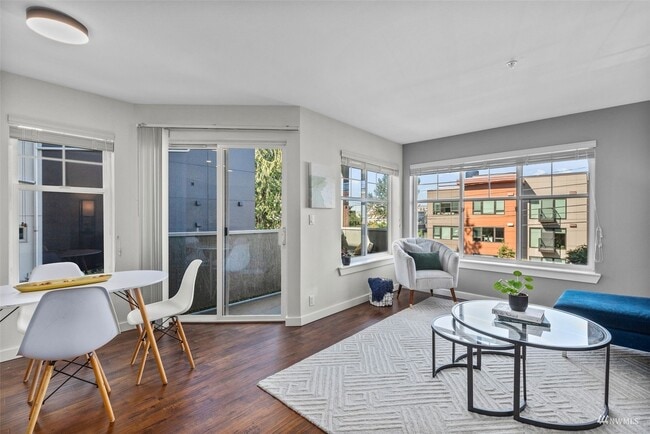 Living Area - 706 16th Ave