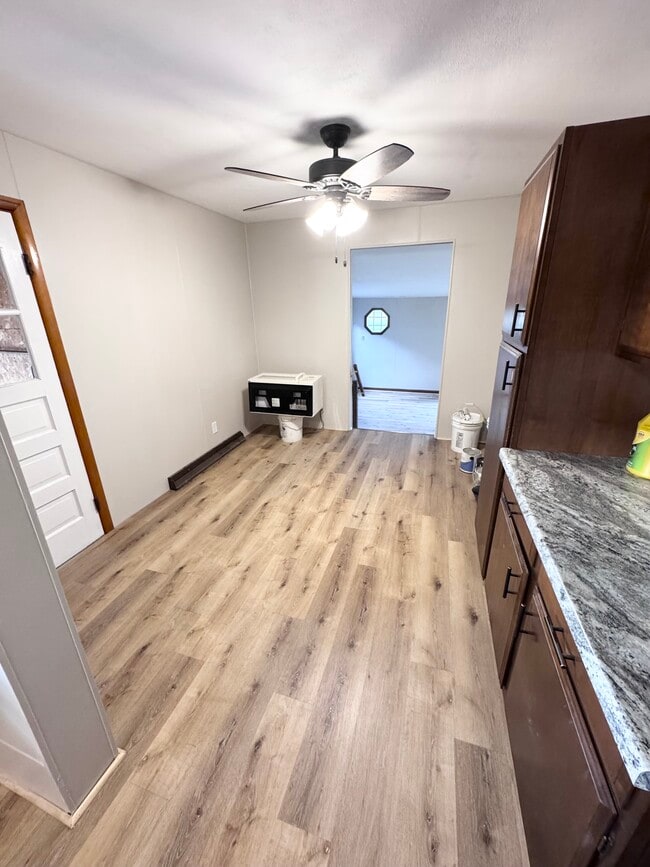 Building Photo - 102 E 8th St