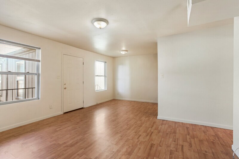 Primary Photo - 3500 Garden Oaks Dr