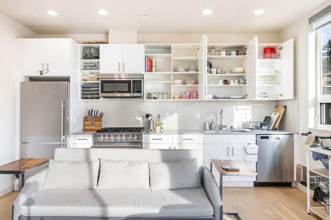 Foto del edificio - 3900 Leary Wy NW