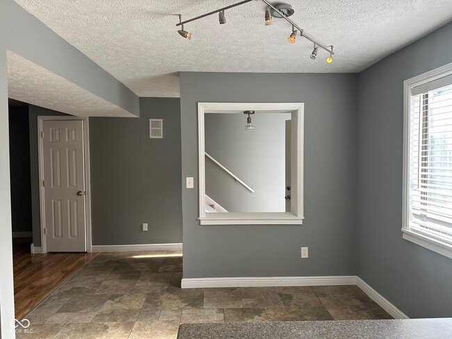 Building Photo - 7890 Benjamin Dr