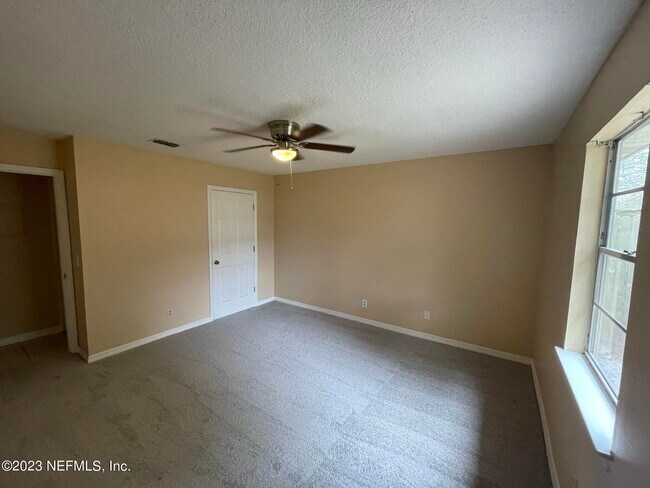 Foto del edificio - 521 Talbot Ave