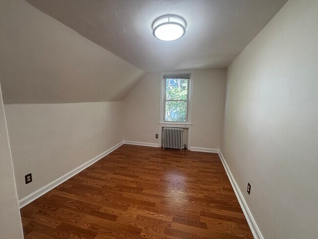 Foto del edificio - 233 Broughton Ave