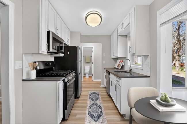 Apartments near Crossroads Shopping Plaza in Peekskill, NY