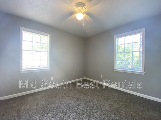 Foto del edificio - 1862 Warner Ave