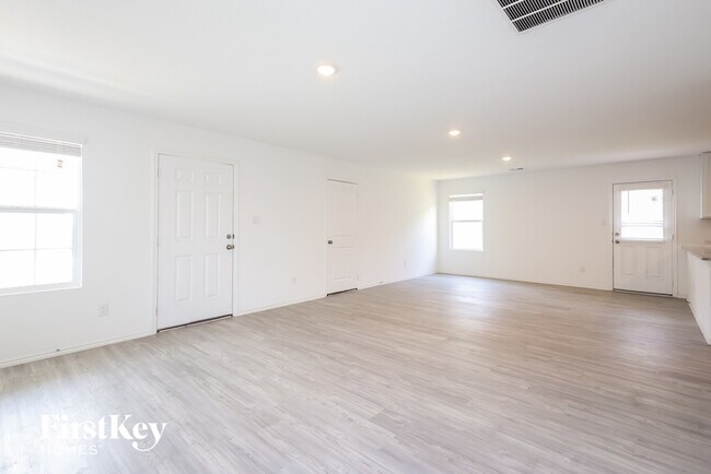 Building Photo - 6623 Scarecrow Wy