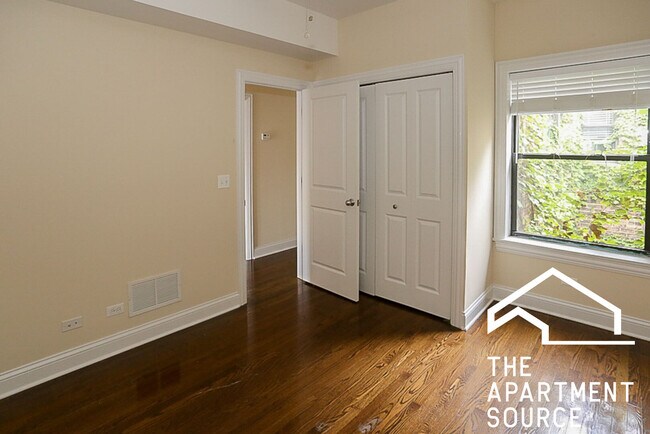 Foto del edificio - 3707 N Wilton Ave