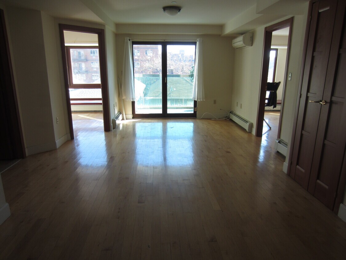 Primary Photo - 140-22 Beech Ave