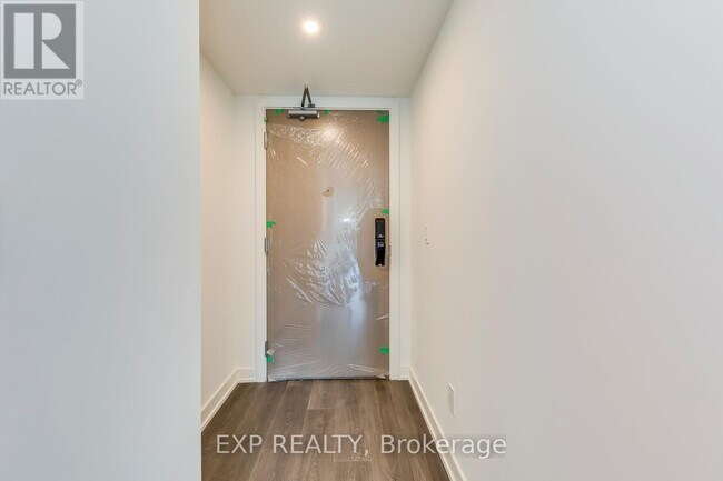 Building Photo - 370 Martha St