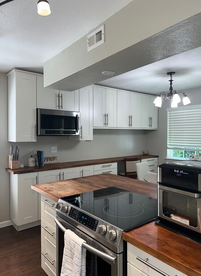 Kitchen - 1830 S 336th St