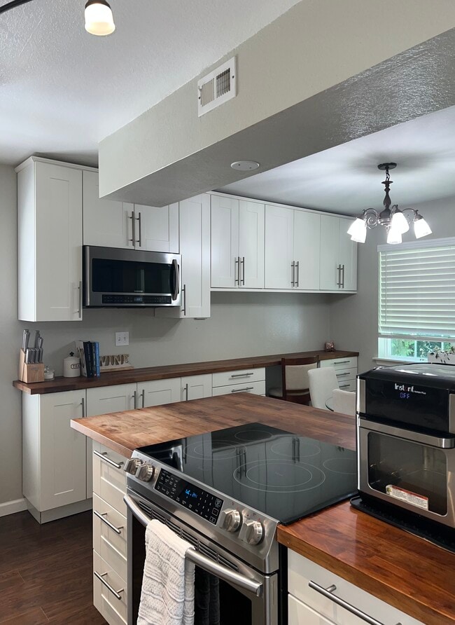 Kitchen - 1830 S 336th St