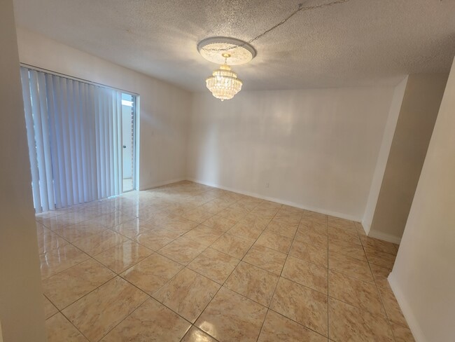Building Photo - 1127 84th Ter N