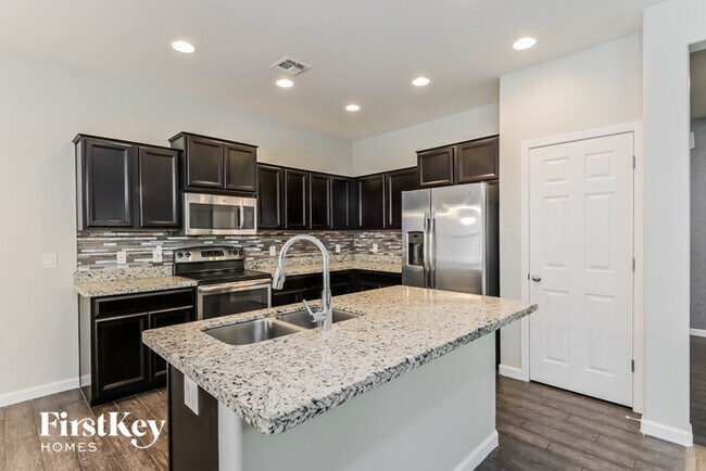 Foto del edificio - 8779 N Norway Spruce Rd