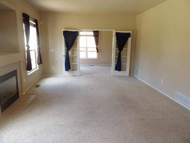 Building Photo - 12424 Angelina Dr