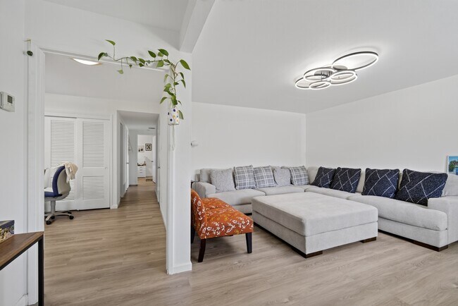 Foto del edificio - 25309 Meredith Ct