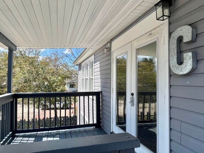 Building Photo - 50 Saragossa St