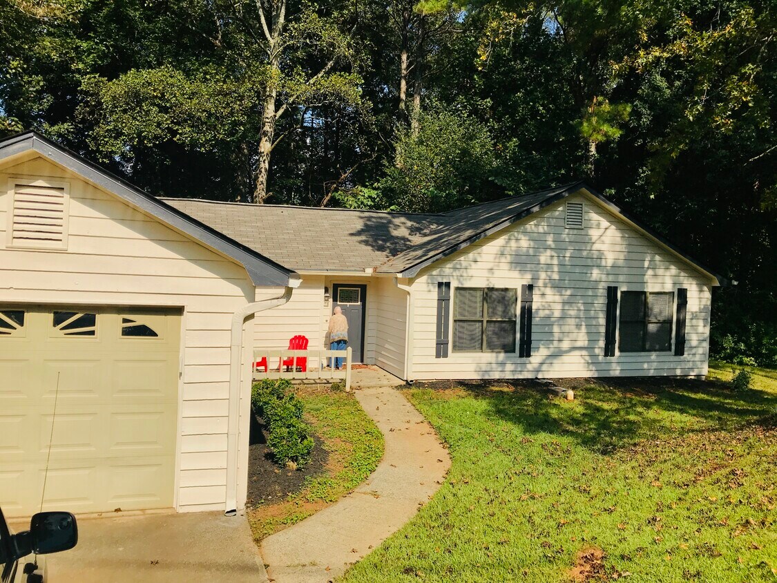 Primary Photo - 5000 Turtle Rock Dr