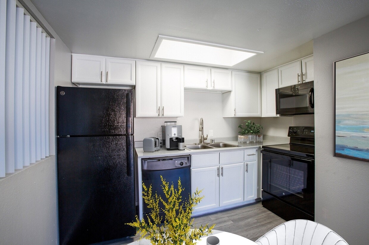 The Grove at Tramway Apartments in Albuquerque, NM