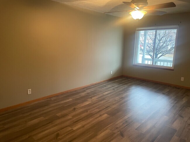 Foto del edificio - 6630 Shadow Pines Place