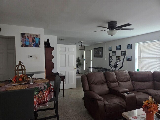 Foto del edificio - 2630 SW 49th Ct