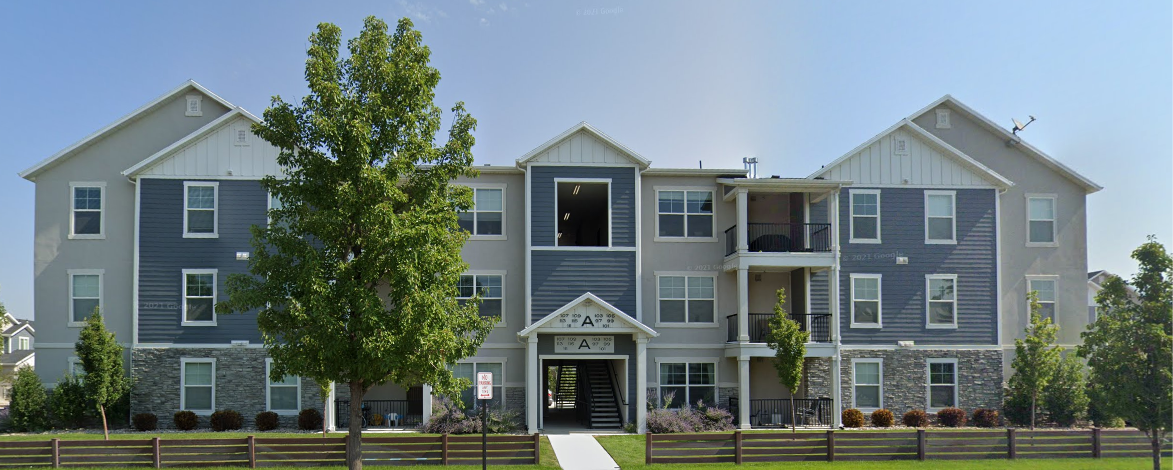Primary Photo - 107 W Seasons Dr