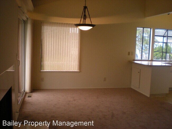 Building Photo - 3 br, 2.5 bath House - 222 Via Trinita