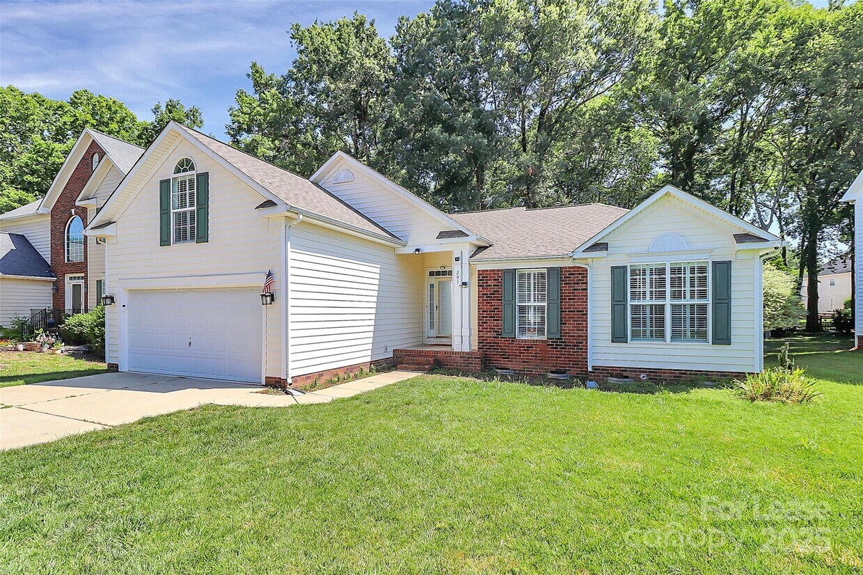 Foto principal - 203 Alnwick Ln