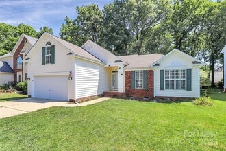 Building Photo - 203 Alnwick Ln