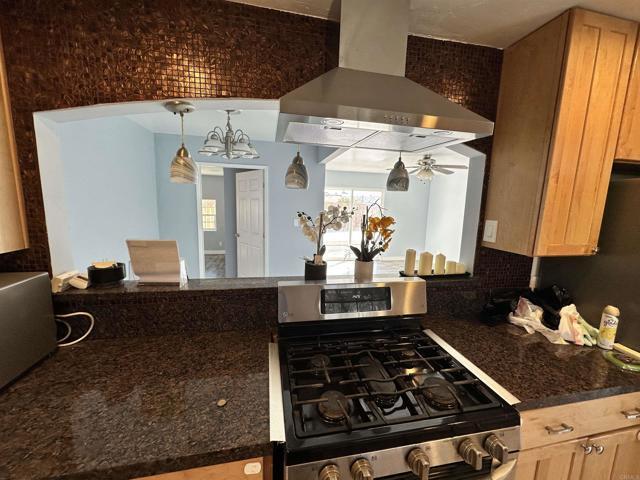 Foto del edificio - 3420 E 7th St