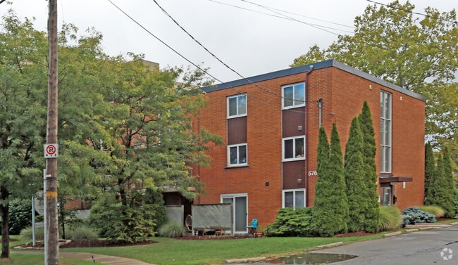 Building Photo - Henley & Cypress Gardens