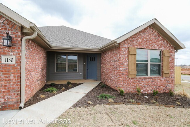 Building Photo - 4 br, 2 bath House - 1130 Moonrise St