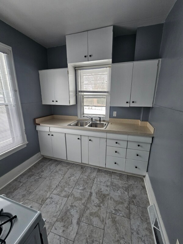 Foto del edificio - 842 Capital Ave NE