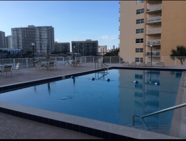 Pool area on intracoastal - 111 Golden Isles Dr