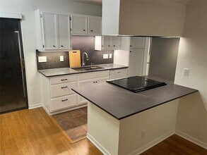 Building Photo - 5604 Woodrow Ave