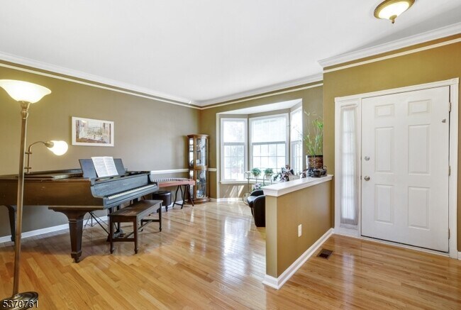 Foto del edificio - 250 Patriot Hill Dr