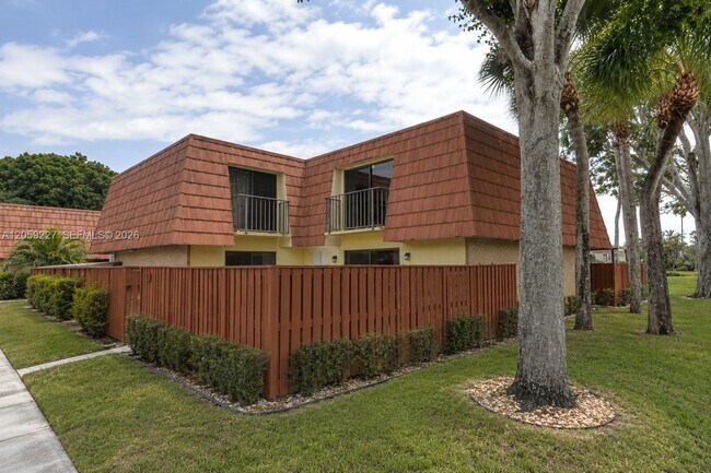 Building Photo - 731 Buttonwood Ln