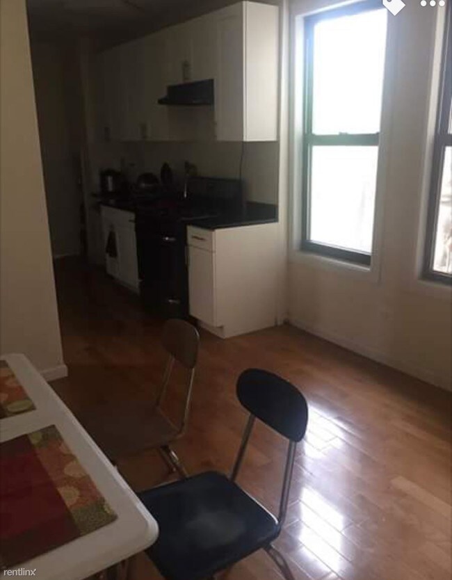 Foto del edificio - 590 Marcy Ave