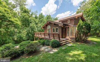 Building Photo - 5945 Bartonsville Rd