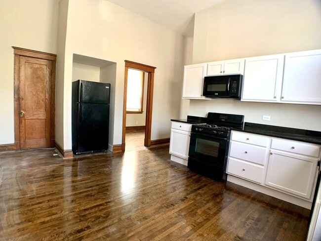 Building Photo - 2500 S Millard Ave