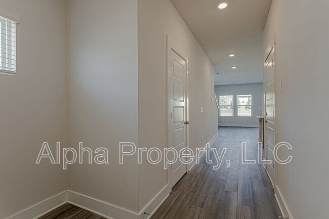 Foto del edificio - 430 Ellis Mill St