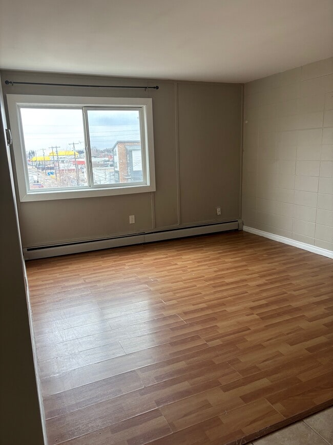 Building Photo - 3511-3118 118 Ave NW
