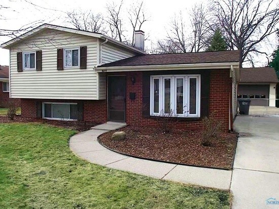 Primary Photo - 5055 Valley Forge Dr