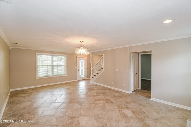 Building Photo - 10585 Castlebrook Dr