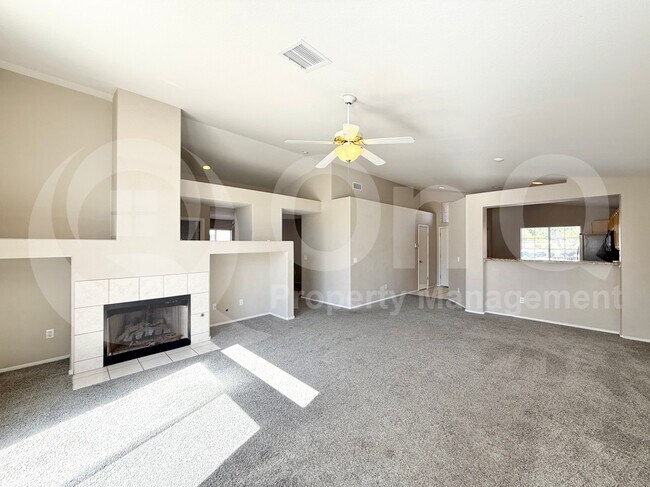 Foto del edificio - 10527 W Windsor Blvd