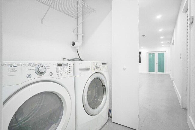 Foto del edificio - 2850 SW 24th St